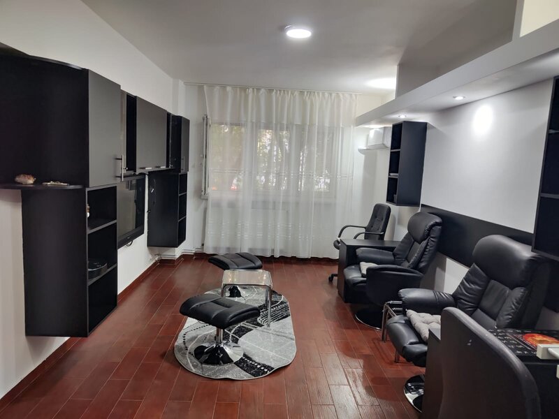 13 Septembrie, Marriott